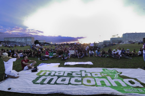 Ativistas fazem ato público na Esplanada dos Ministérios em defesa da regulamentação da maconha no Brasil